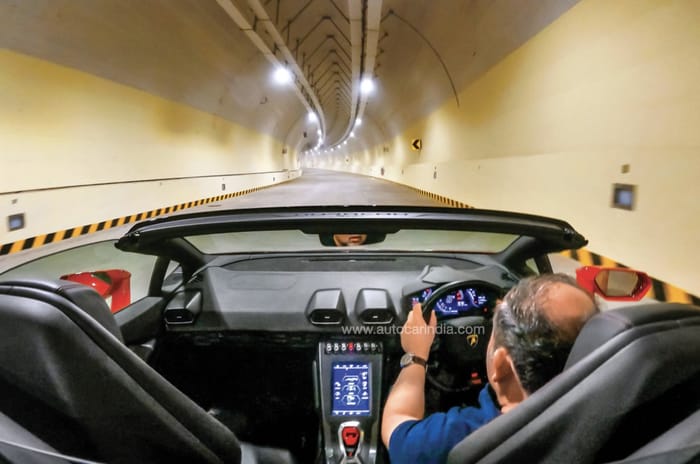 Driving through the Mumbai Coastal Road in a Lamborghini Huracan 
